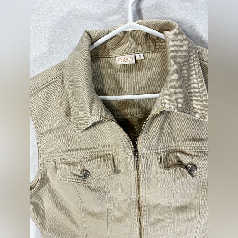 Utility Vest - Picture 1 of 9